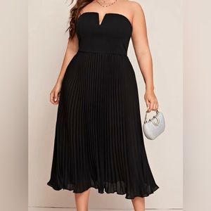 Shein Plus Notch Neck Pleated Tube Dress. Black, Mid length. Size 20.